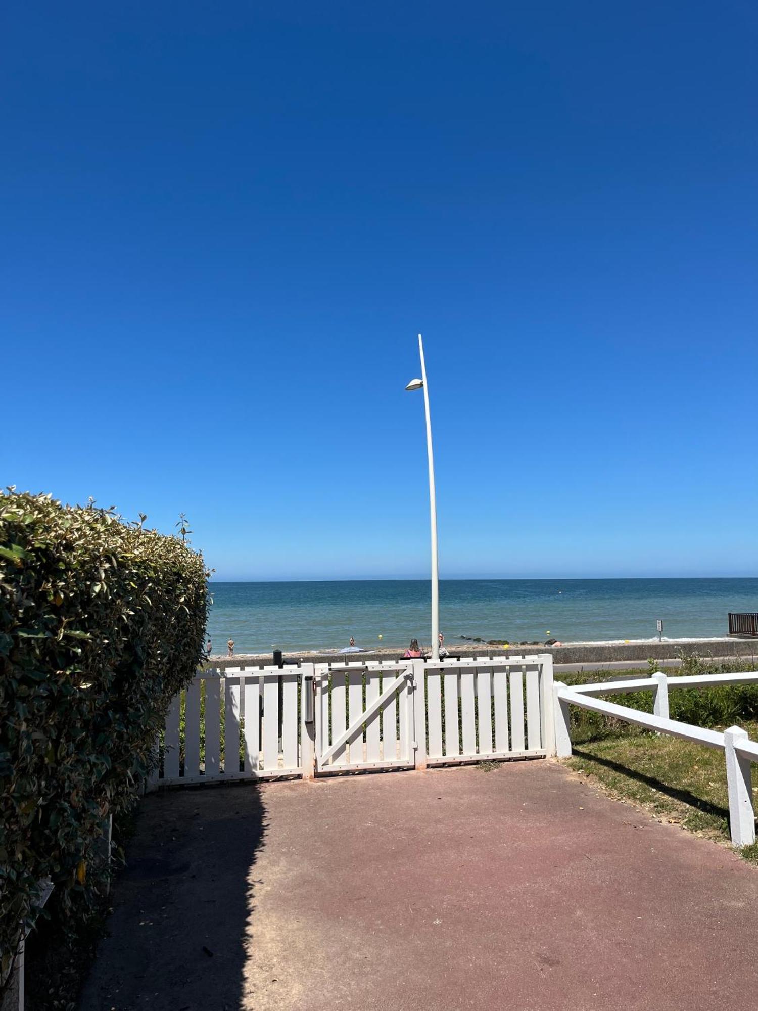 Appartement Douillet - Vue Mer - Piscine/ Tennis Cabourg Exterior foto